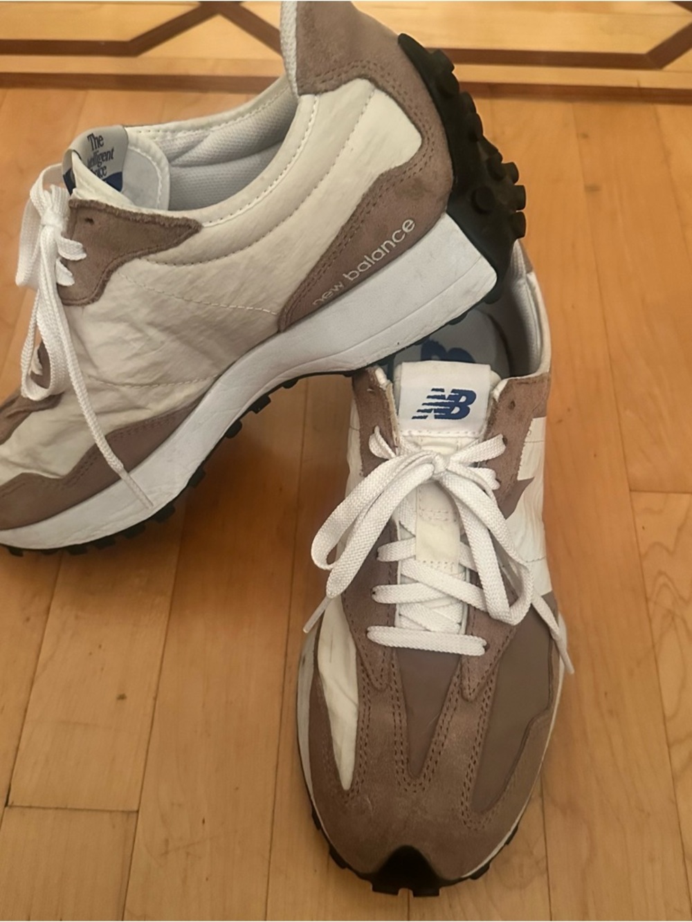New Balance White and Taupe/Beige 327